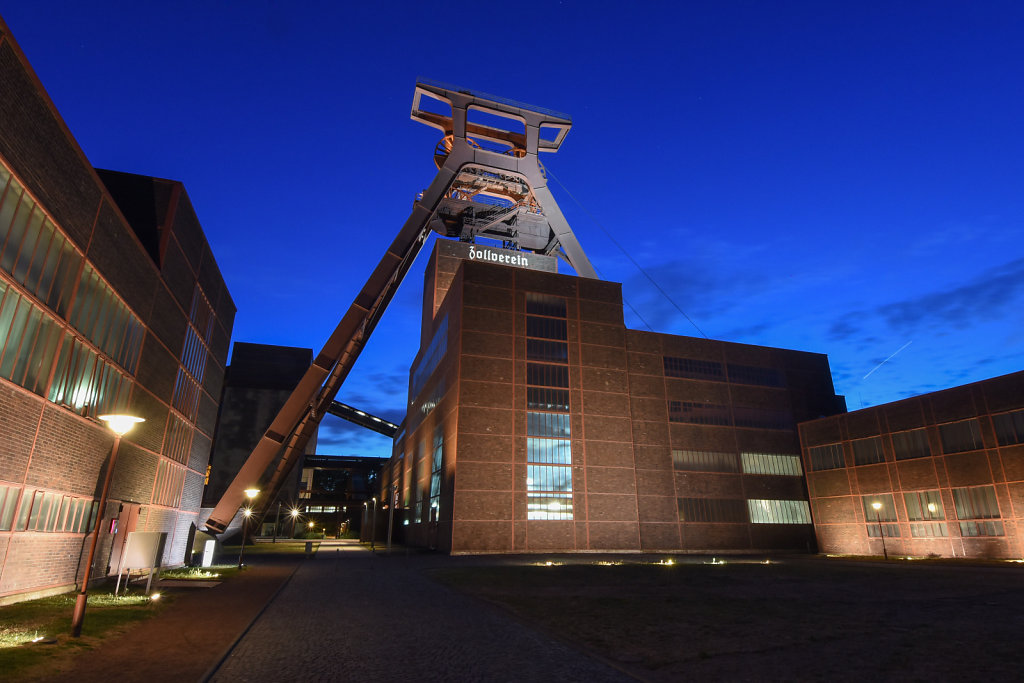 Zeche-Zollverein.jpg